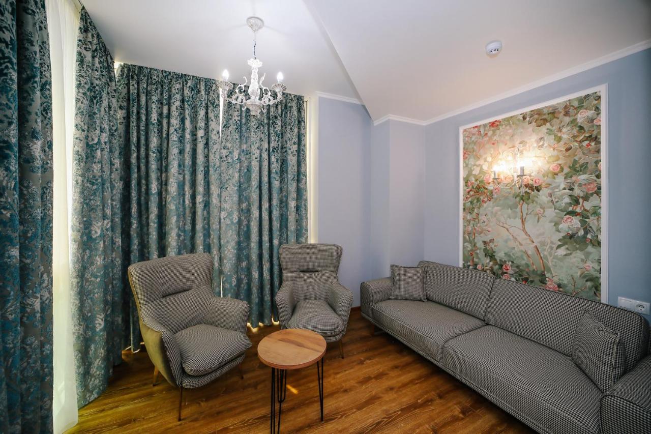 Rose Hotel Vake Tbilisi ภายนอก รูปภาพ