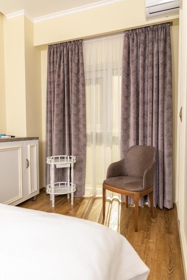Rose Hotel Vake Tbilisi ภายนอก รูปภาพ