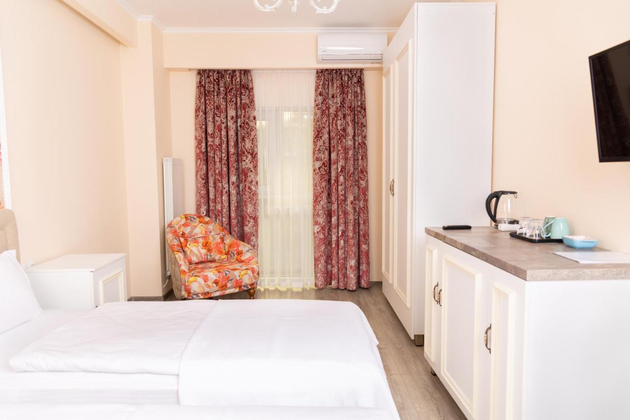 Rose Hotel Vake Tbilisi ภายนอก รูปภาพ